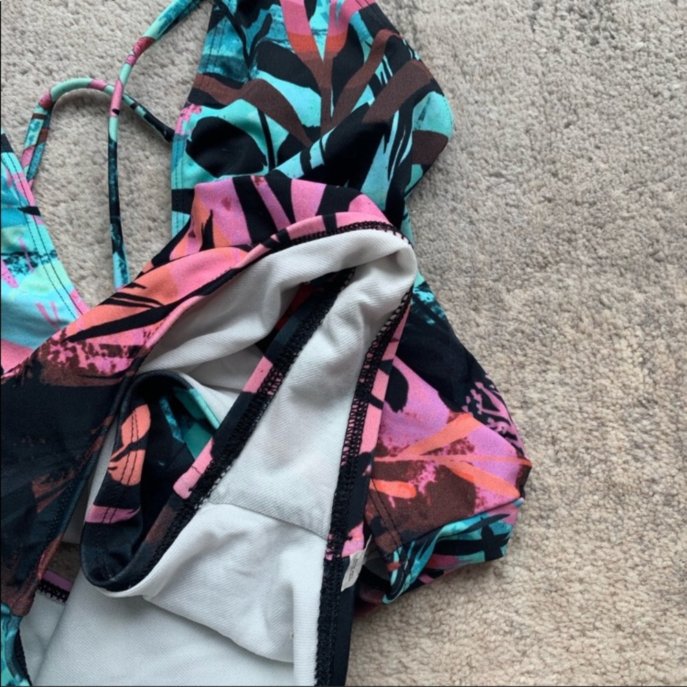 🛍 Out From Under Plunging One Piece Bathing Suit - Picture 3 of 5
